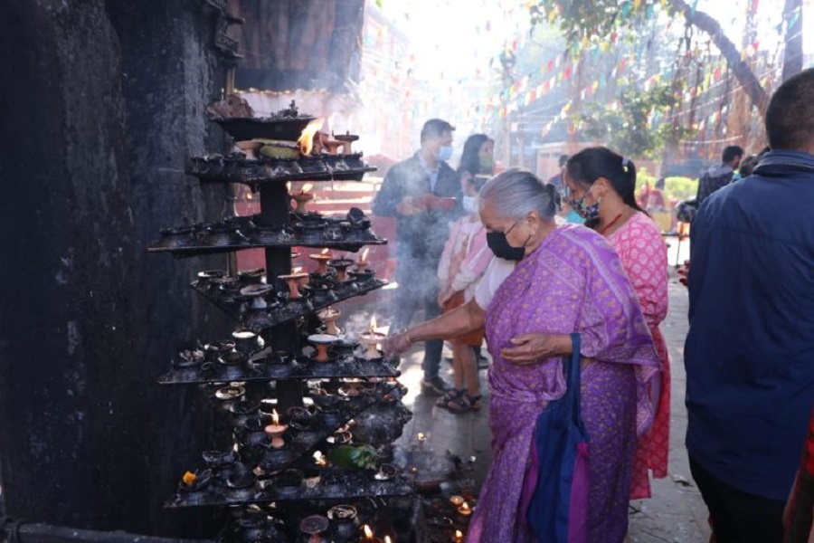 देशभरका शक्तिपिठहरुमा दर्शनार्थीको भीड